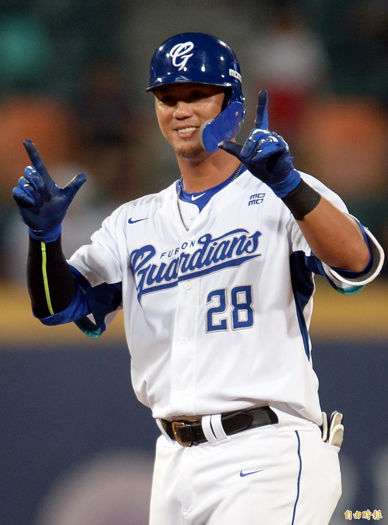 高國輝回本壘得分。（記者林正堃攝）