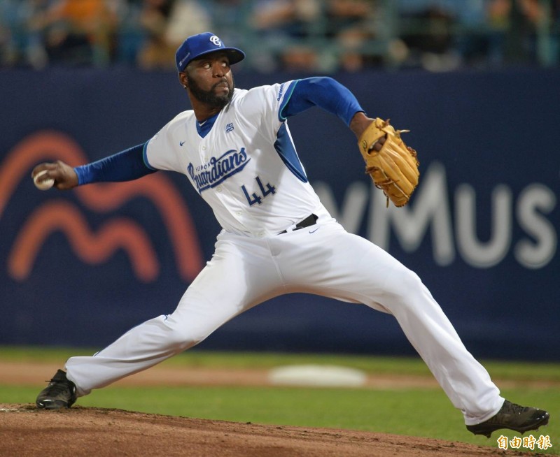 富邦先發索沙。（記者林正堃攝）