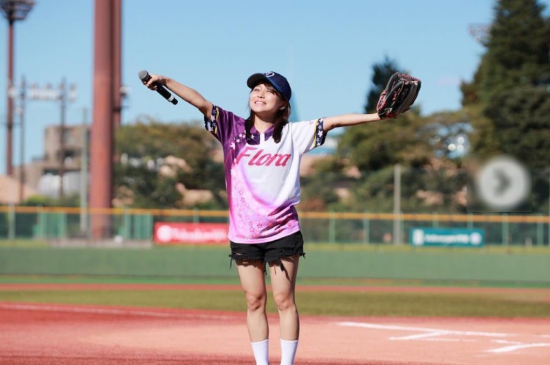 日本歌手河野萬里奈本季以「喜歡棒球的歌手」身分幫日媒撰寫專欄。（取自河野萬里奈instagram）