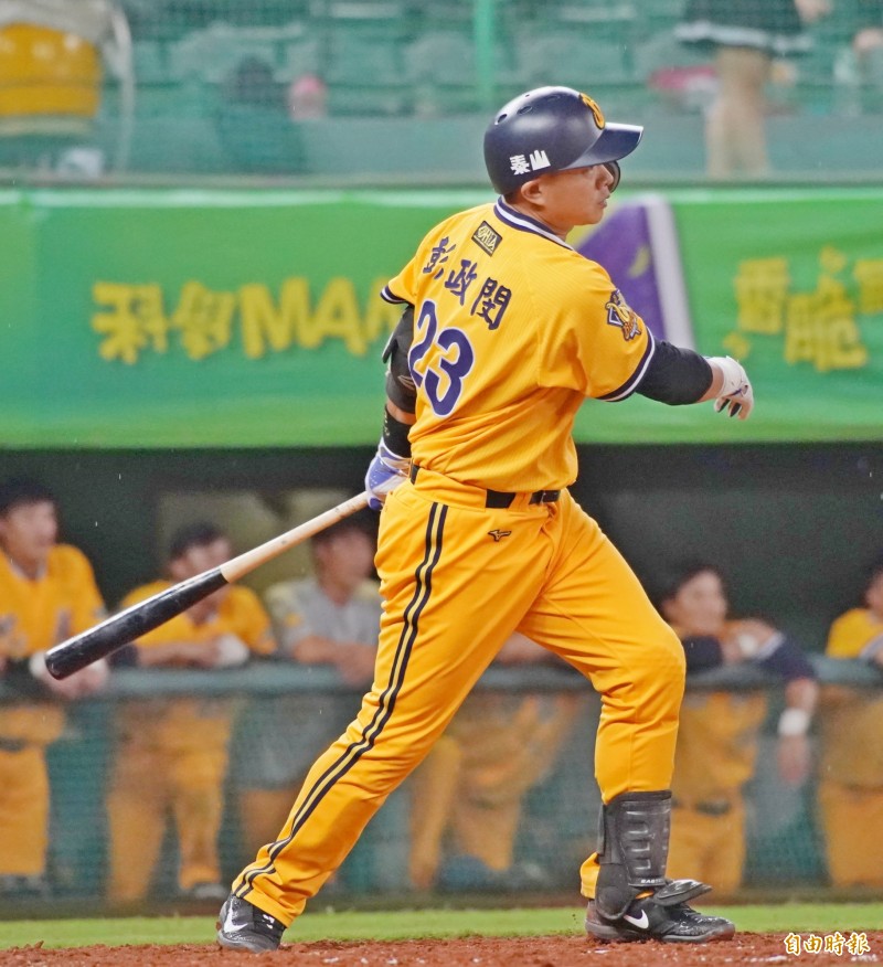 彭政閔在３局上擊出２分打點二壘安打。（記者黃志源攝）