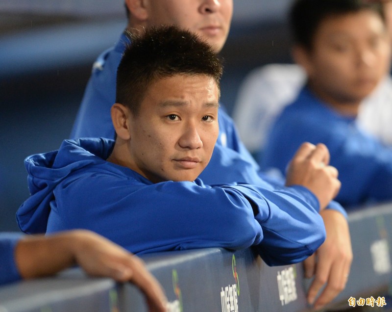 歐書誠因肩膀發炎下二軍。（記者林正堃攝）