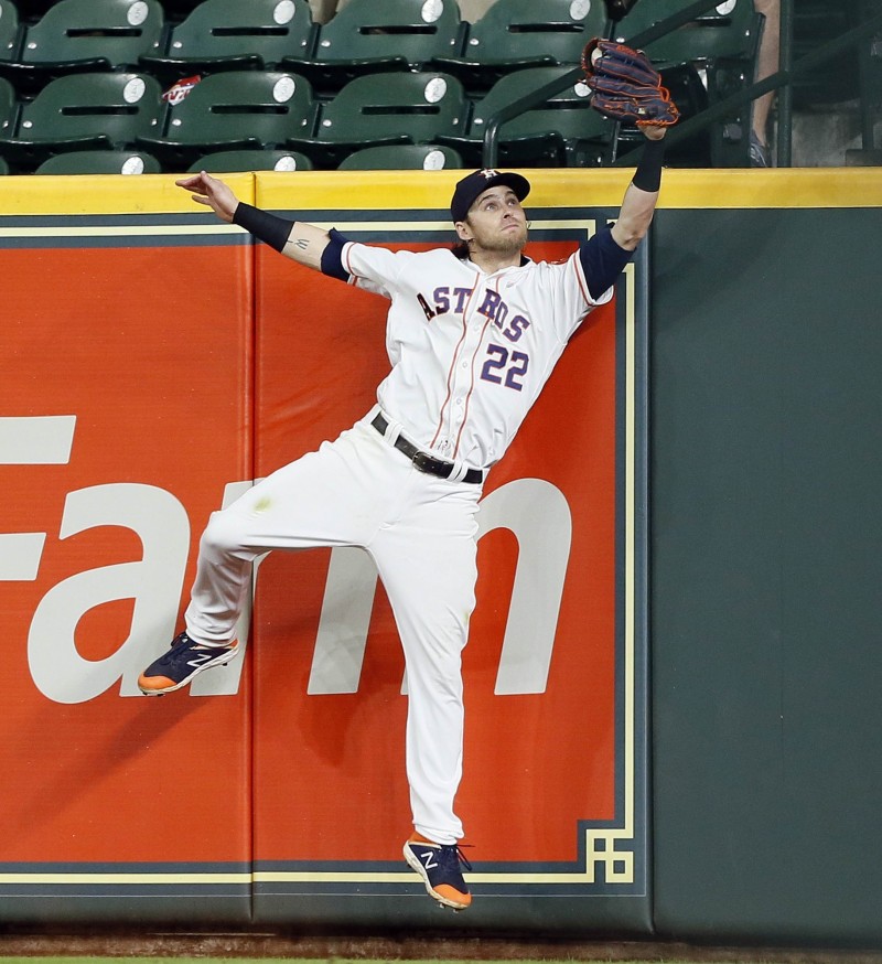 瑞迪克外野精彩接殺，沒收一支可能形成的逆轉3分全壘打，幫助球隊收下勝利。（法新社）