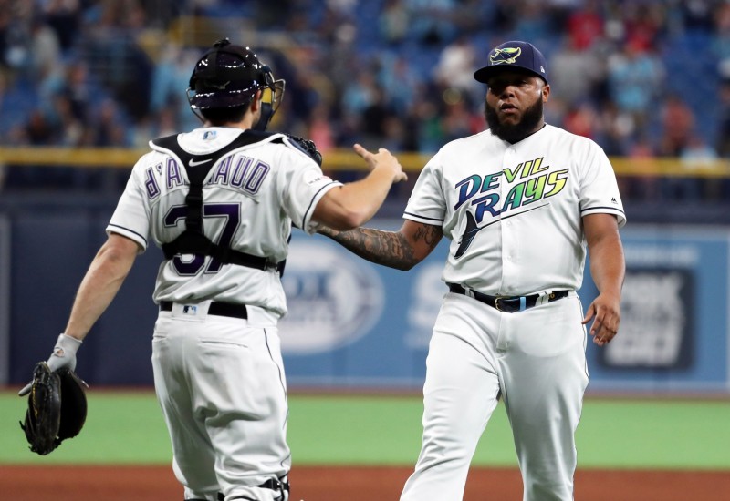 光芒投手阿瓦拉多（右）。（今日美國）