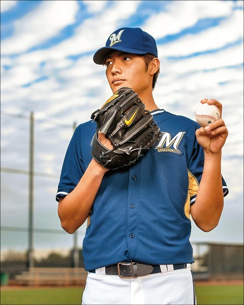 王維中將在今天運動家和水手隊的賽前向大聯盟報到,他也成為繼陳偉殷、林子偉及黃暐傑3人之後,在本季第4位升上大聯盟的台灣球員。(資料照,法新社) 王維中將在今天運動家和水手隊的賽前向大聯盟報到,他也成為繼陳偉殷、林子偉及黃暐傑3人之後,在本季第4位升上大聯盟的台灣球員。(資料照,法新社)