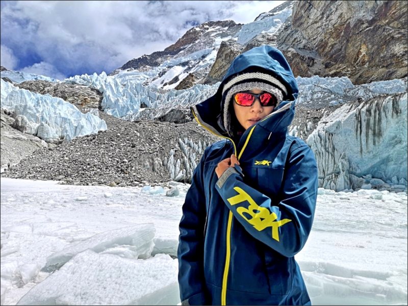 13天攻頂2座8000M巨峰 美女登山家寫驚奇