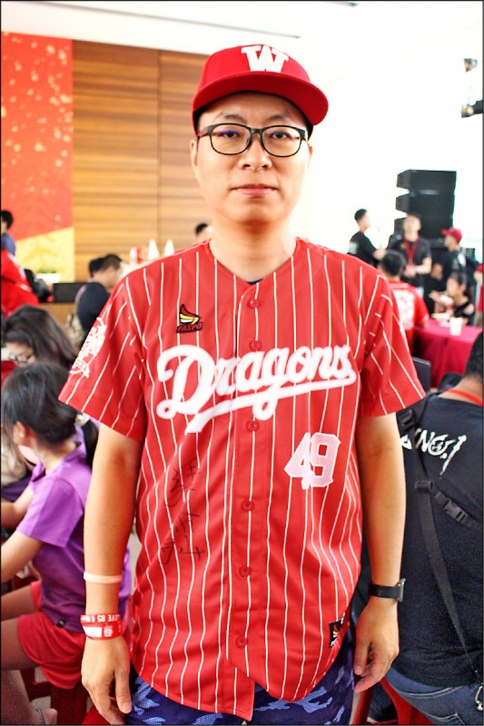 味全龍迷粉絲團&網路社團管理員李益蒼