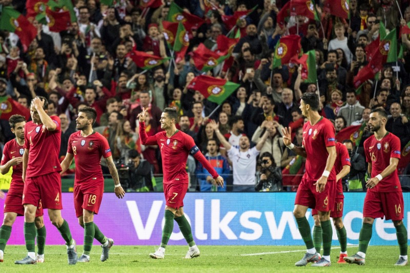 足球》C羅「帽子戲法」 助葡萄牙挺進歐足總國家聯賽冠軍戰- 自由體育