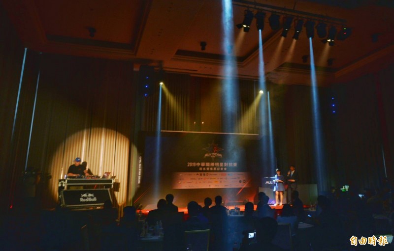 明星賽後將有熱鬧的DJ秀和球迷同歡。（記者林正堃攝）