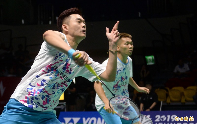 王齊麟（左）、李洋（右）最後雖然因傷「銀」恨，不過絕倫表現仍讓BWF讚不絕口。（資料照，記者林正堃攝）