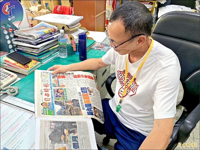 南英教練陳献榮看到本報報導，主動聯繫張爸，表達想要幫助圓夢。（記者倪婉君攝）