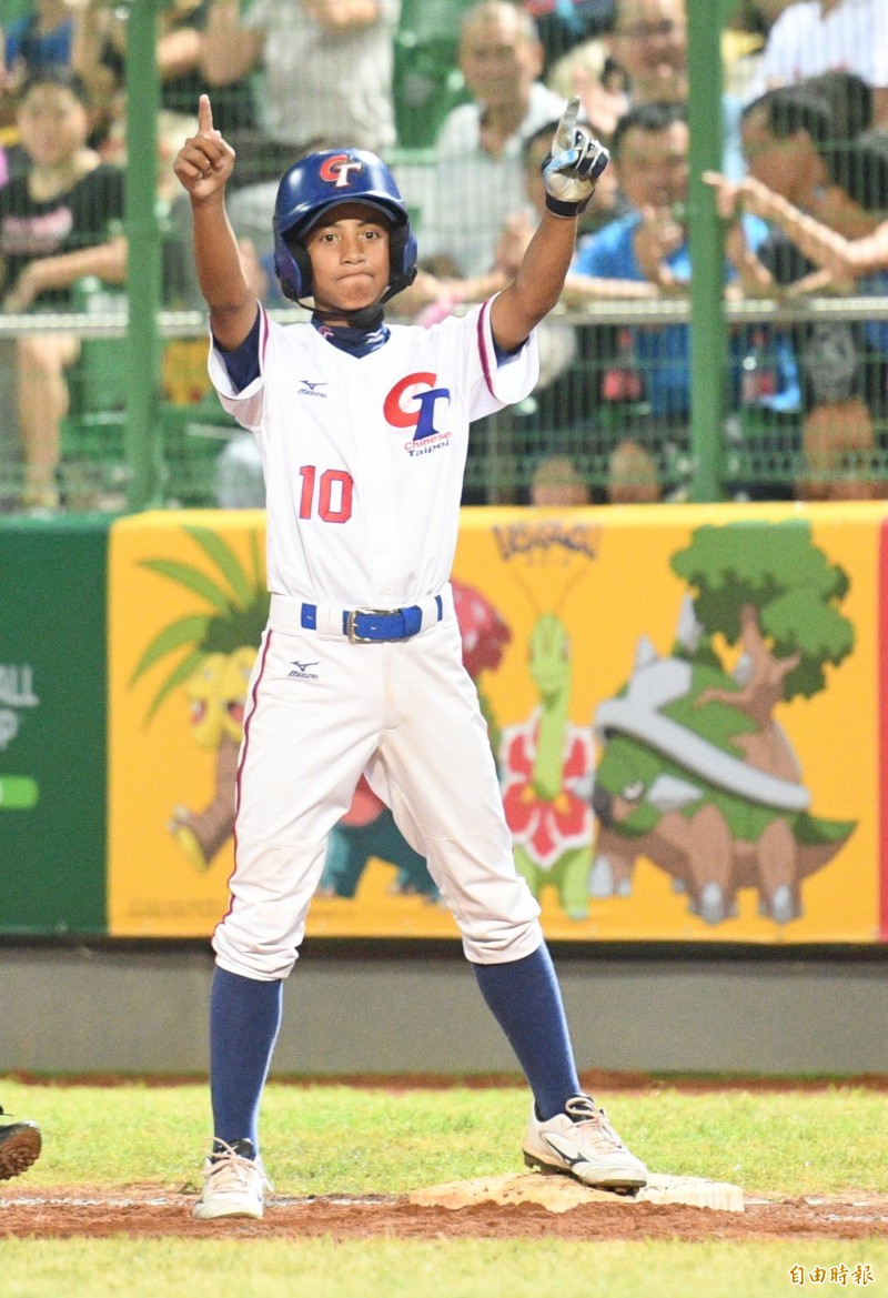 U12台灣隊隊長黃天賜單場打進3分打點，帶領球隊拿下勝利。。（記者黃志源攝）