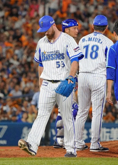 培頓救援失敗退場。（圖片取自NANJ of US プロ野球速報）