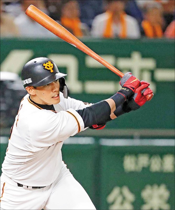 陽岱鋼昨先發擔任第1棒,也敲出巨人隊的首安,助隊拿下4連勝。(取自巨人臉書) 陽岱鋼昨先發擔任第1棒,也敲出巨人隊的首安,助隊拿下4連勝。(取自巨人臉書)