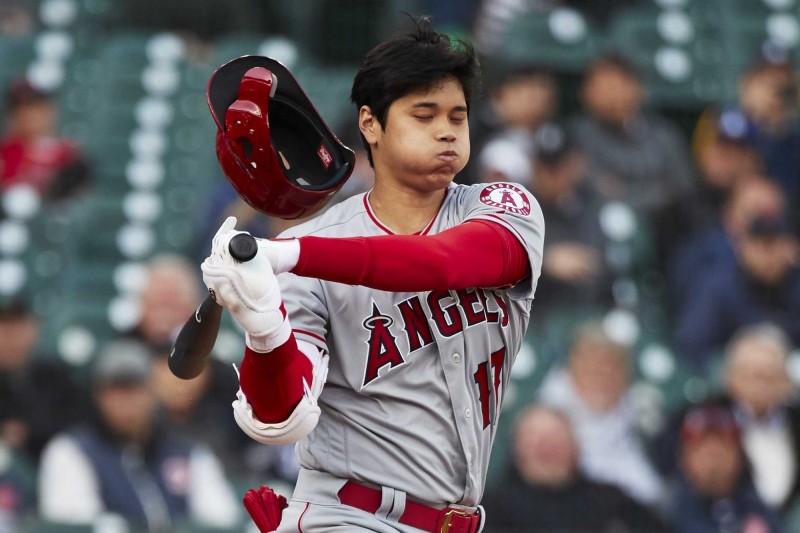 大谷翔平本季只要是打擊時常常出現掉頭盔的現象。（資料照，今日美國）
