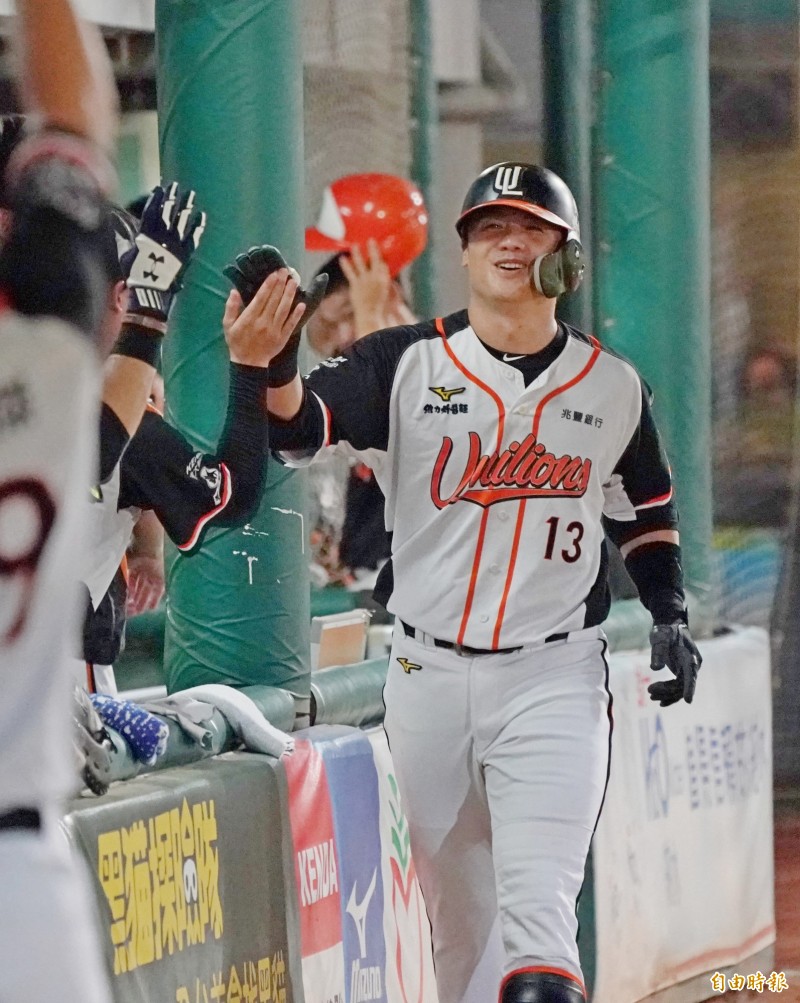 陳鏞基單場雙響砲。（記者黃志源攝）