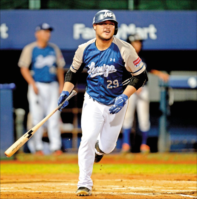 陳俊秀今年挑戰年度MVP2連霸。（資料照）