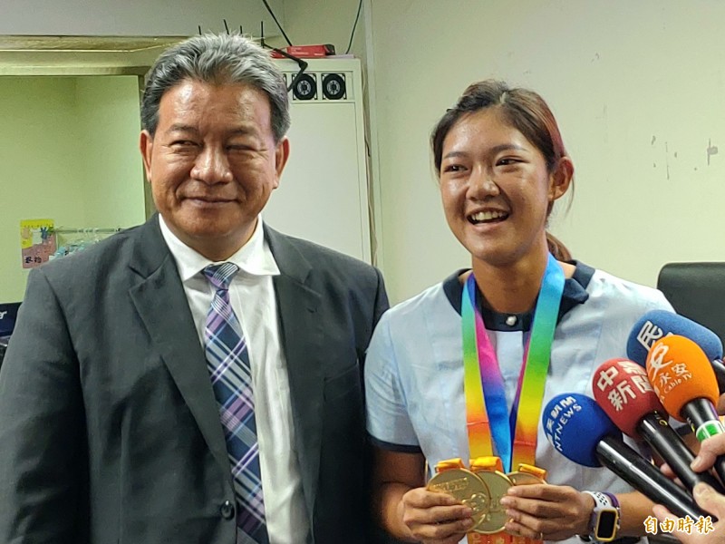 世界軟式網球錦標賽獲銅牌 南市議會員工郭千綺為國爭光 - 自由體育