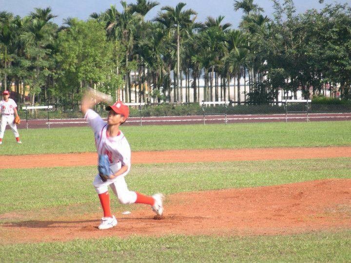 12強 小小張奕東園國小練球照曝光 自由體育