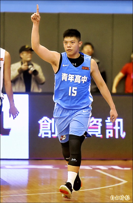 青年高中徐宇煇飆進生涯新高30分。 （記者林正堃攝）