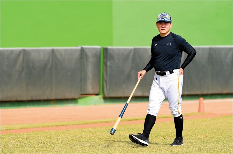 洪一中手握7枚冠軍戒，執教共884勝傲視聯盟，富邦悍將以3年合約、創中職紀錄月薪成功挖角。（資料照）