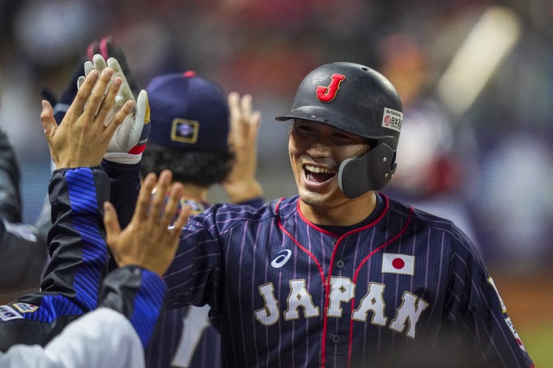 日職 廣島隊史第一野手 年輕重砲鈴木誠也大加薪1 6億 自由體育