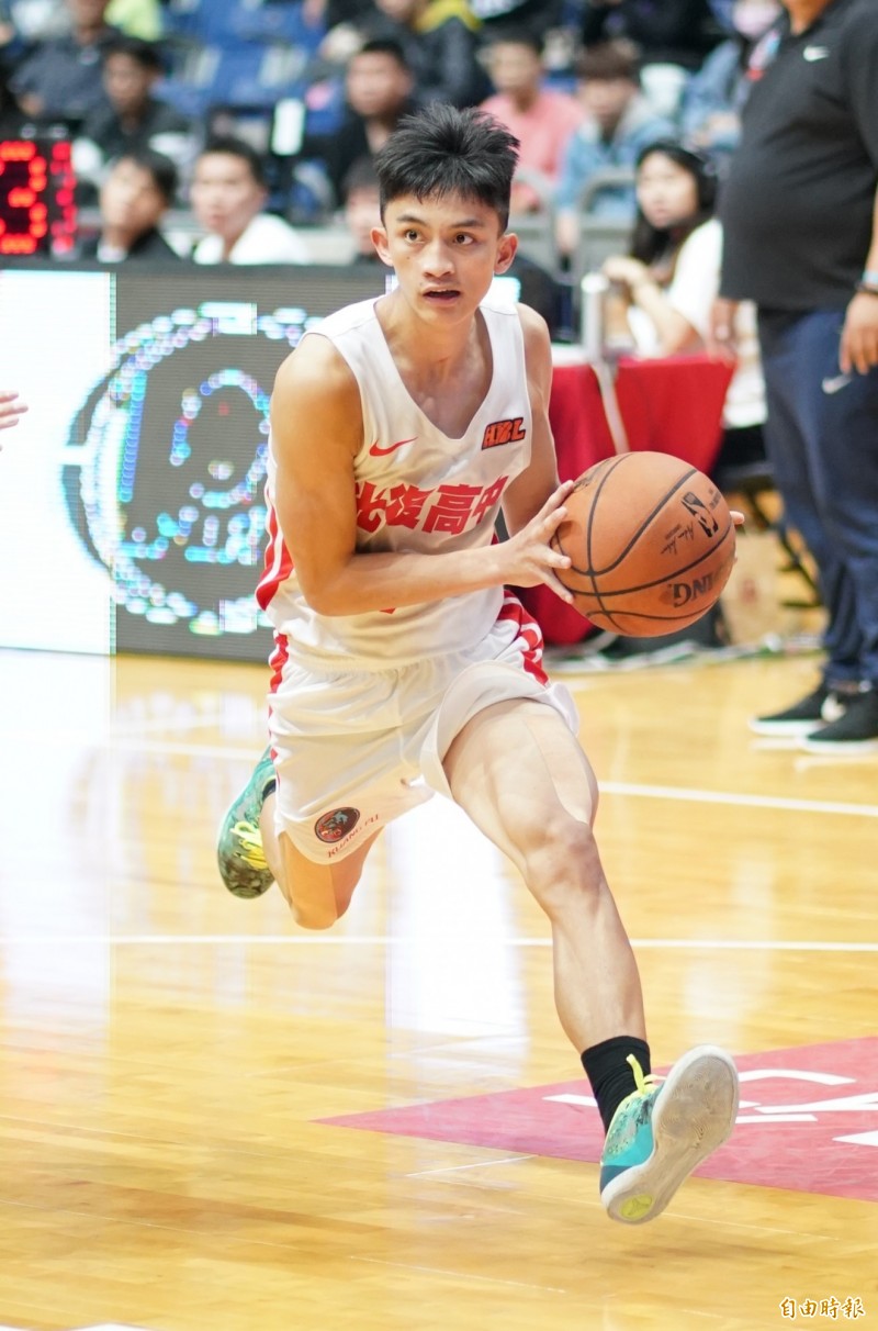  光復高中余維豪攻得31分。（記者黃志源攝）