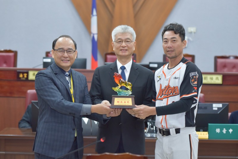 統一獅昨和台南市地方檢察署及台南市地方法院共同舉辦「公平球賽正義保障」法治教育宣導活動。（球團提供）