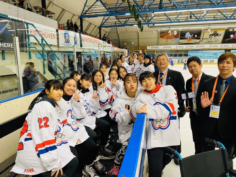 台灣女將奪金寫下歷史（冰球協會提供）