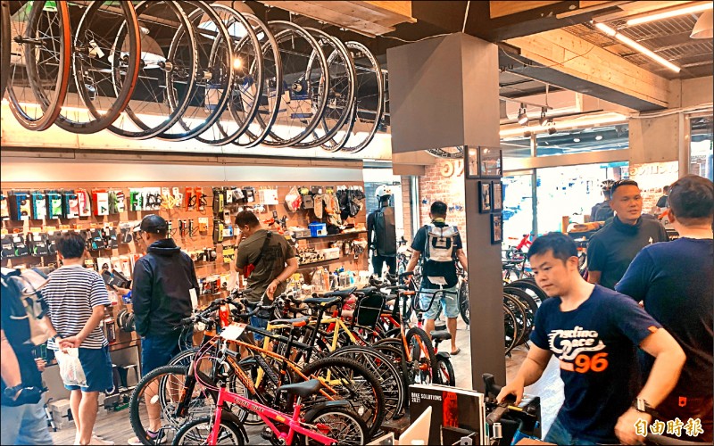 自行車產業受益疫情,整體銷售逆勢上揚。(記者廖聿偉攝) 自行車產業受益疫情,整體銷售逆勢上揚。(記者廖聿偉攝)