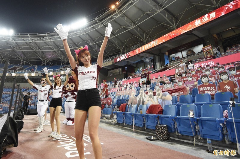 中華職棒今起開放2000人入場，飲食開放則是由中職準備的餐盒為主。（資料照）