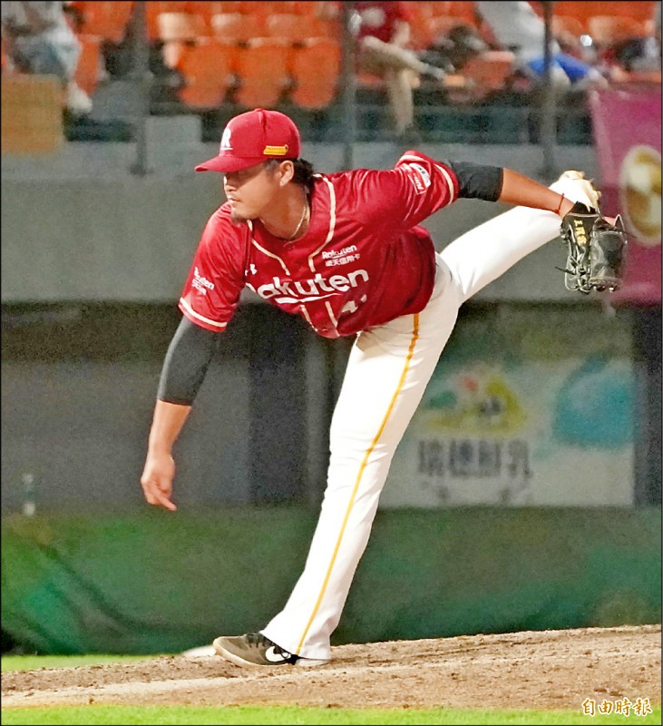 王躍霖後援1.1局無失分守勝,續坐穩聯盟救援王寶座。
(記者黃志源攝) 王躍霖後援1.1局無失分守勝,續坐穩聯盟救援王寶座。
(記者黃志源攝)