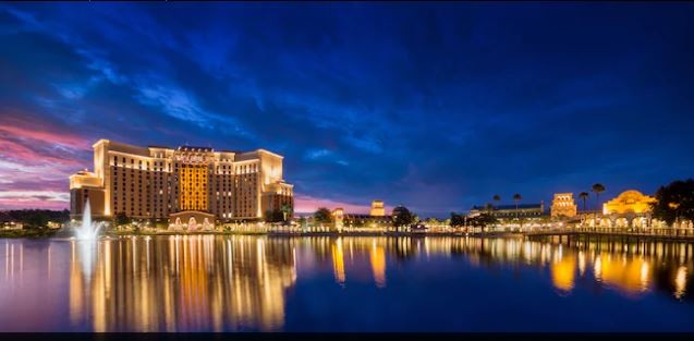 復賽球員們集中的地點則有可能選在迪士尼的科羅納多斯普林斯渡假飯店。（圖片取自飯店官網）