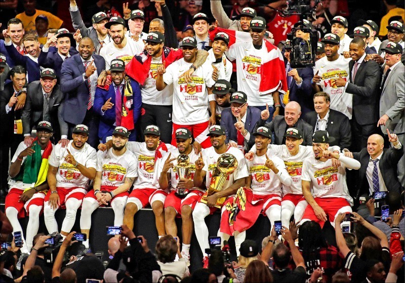 根據聯盟提出的時間表，本季總冠軍第7戰（若需要）會落在美國時間10月12日，圖為去年奪冠的暴龍隊。（資料照，歐新社）