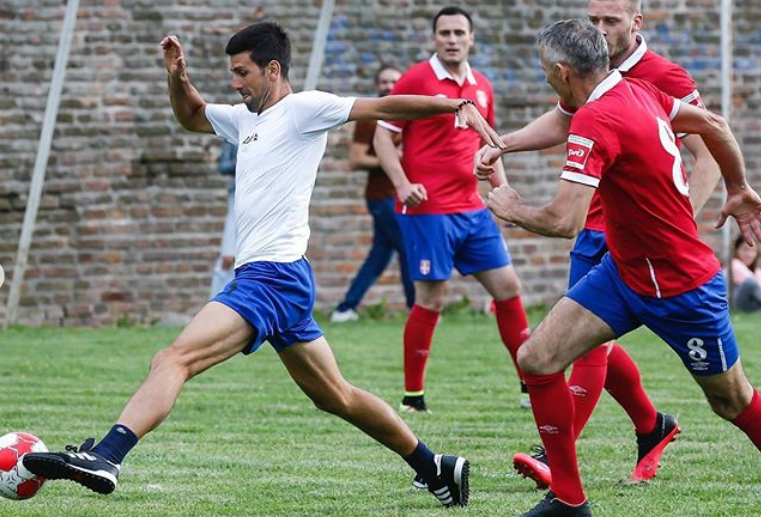 喬帥近日舉辦踢足球活動。（取自IG）