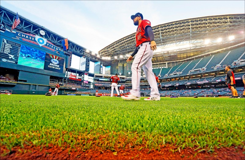 大聯盟主席曼福瑞決定本季打60場，並提出2個條件，如果球員工會能夠做到，球季將於7月24日左右開打。（資料照，美聯社）