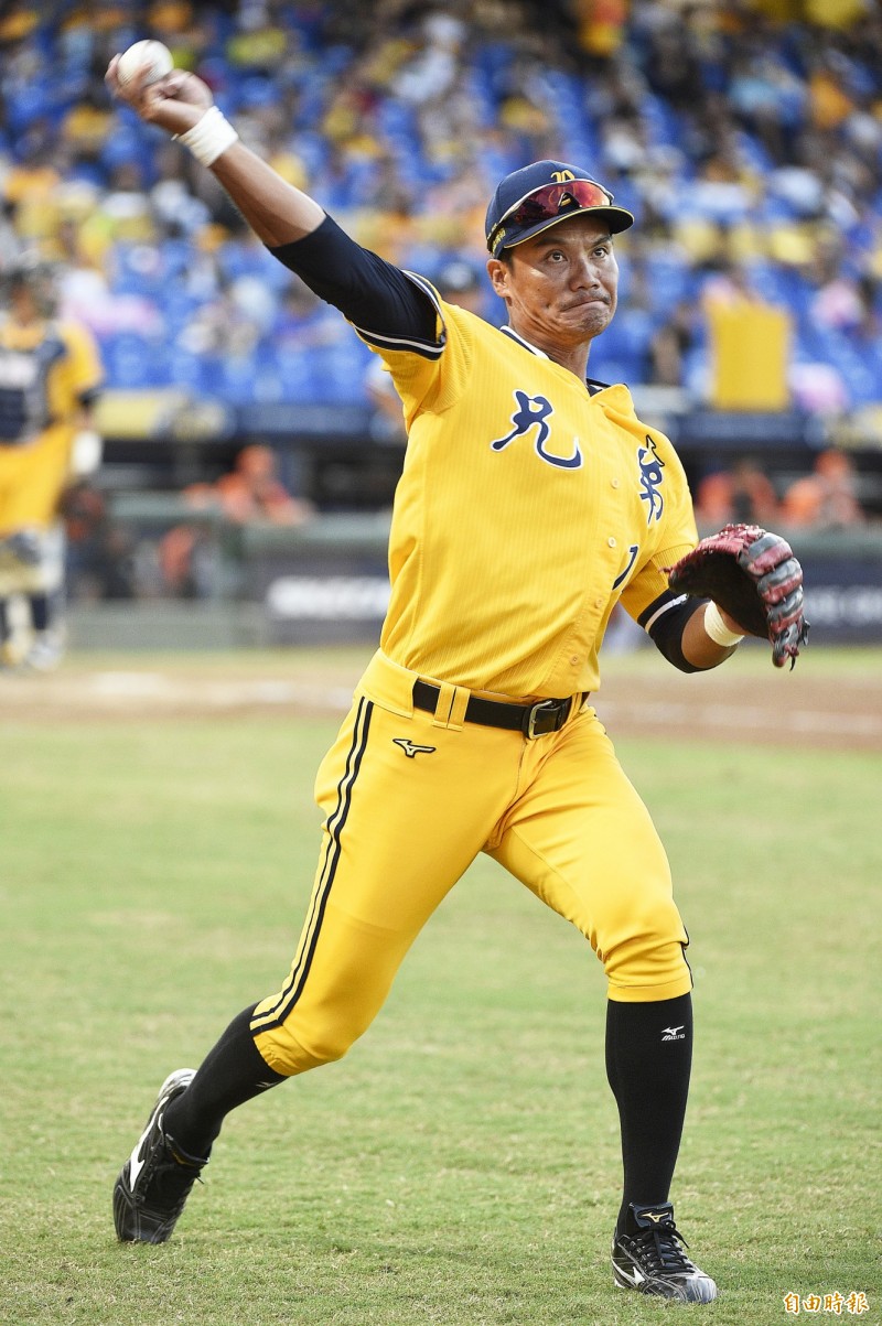 中信兄弟王勝偉重返一軍。（記者陳志曲攝）