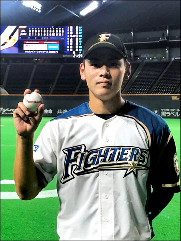 火腿野村佑希只差三壘打就演出完全打擊。(產經新聞提供) 火腿野村佑希只差三壘打就演出完全打擊。(產經新聞提供)