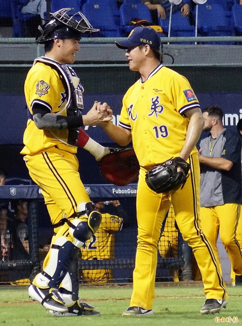 中職Live》高宇杰致勝安打 兄弟延長第10局擊敗悍將