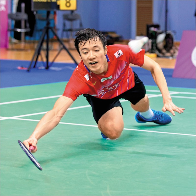王子維在決勝局一度領先,最終卻未能力守,開玩笑說:「真的氣死我了!」
(國訓中心提供) 王子維在決勝局一度領先,最終卻未能力守,開玩笑說:「真的氣死我了!」
(國訓中心提供)