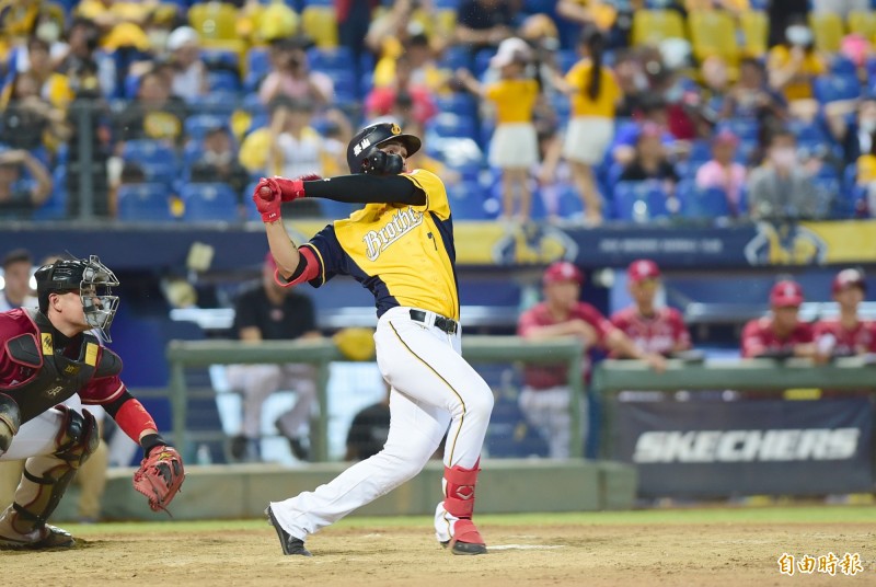 張志豪單場雙響砲，海灌5打點。（記者廖耀東攝）