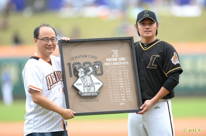 陳鏞基達成生涯千安里程碑。（記者林正堃攝）