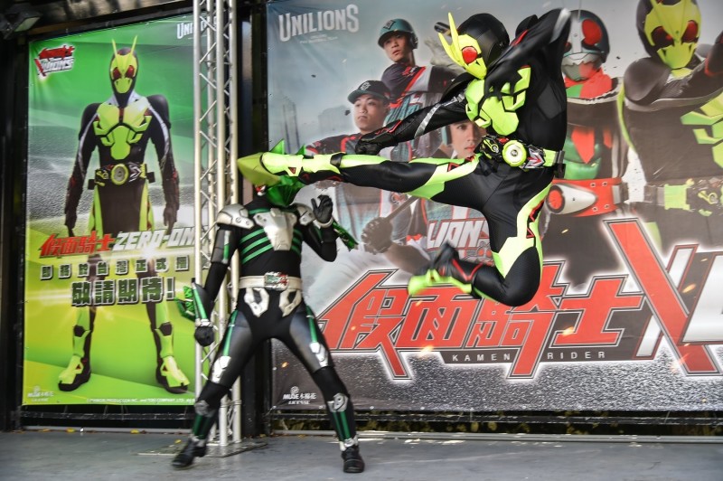 假面騎士表演。（統一獅提供）