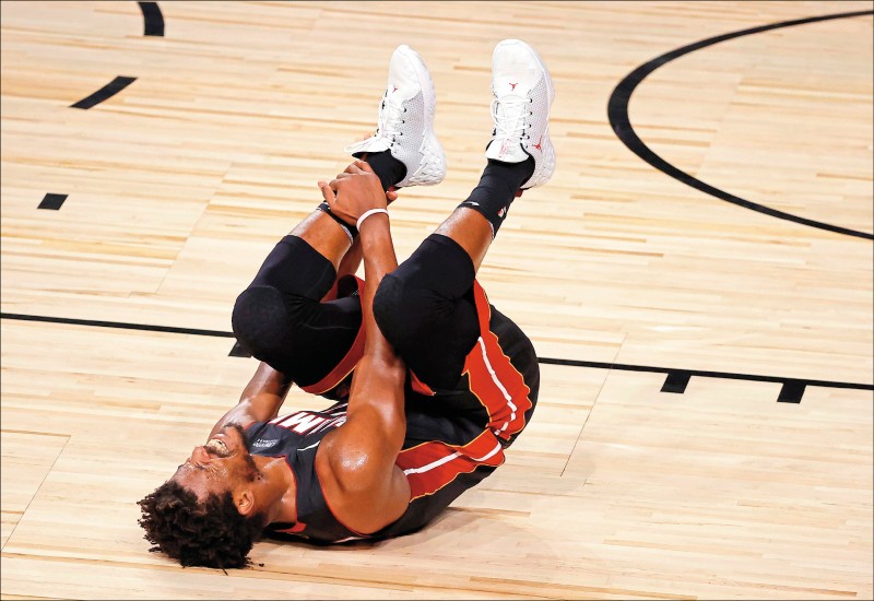 熱火一哥巴特勒傷勢應無大礙，第2戰預計照常出賽。（法新社）