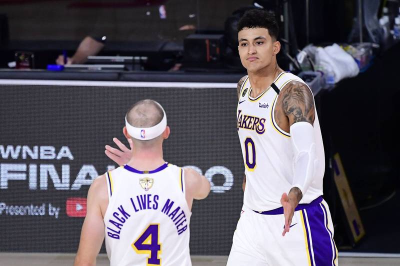 湖人前鋒庫茲馬（右）。（法新社）