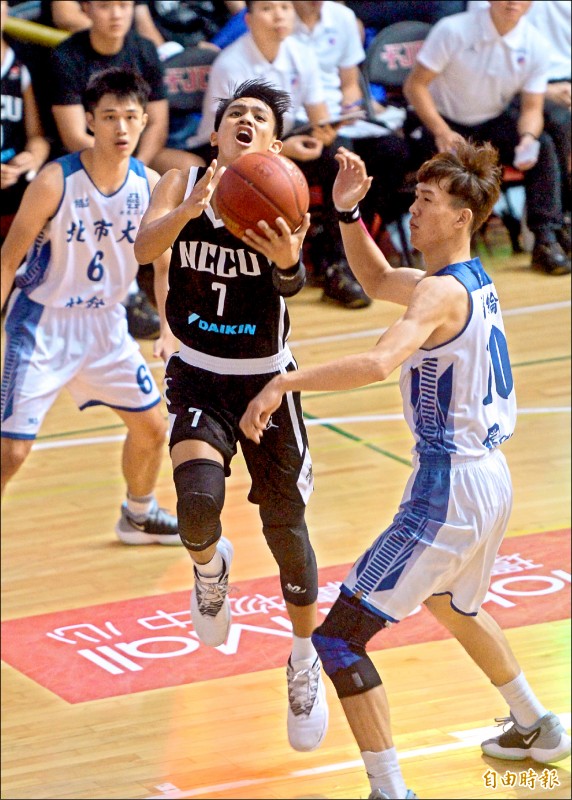 政大「超級後衛」游艾喆。（記者林正堃攝）