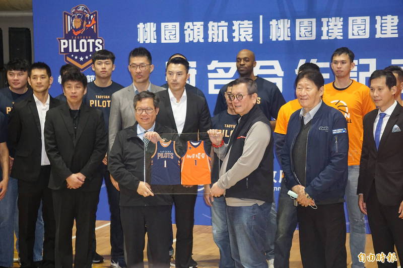 璞園董事長李忠恕期待領航猿、璞園在P+聯盟、SBL可以至少拿下1座冠軍。（記者林岳甫攝）