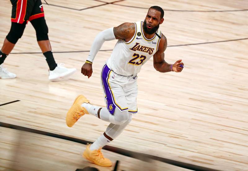 詹姆斯與湖人簽下2年延長合約。（USA TODAY Sports）