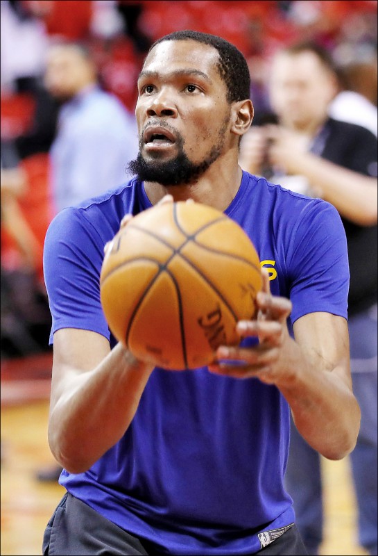 籃網杜蘭特（見圖）開幕日迎來傷癒首戰，將與前東家一決高下。（資料照，法新社）