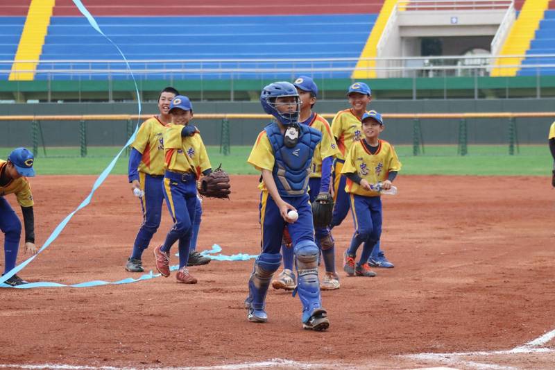 台中忠孝退高雄桃源拿下高年級組冠軍。（學生棒聯提供）
