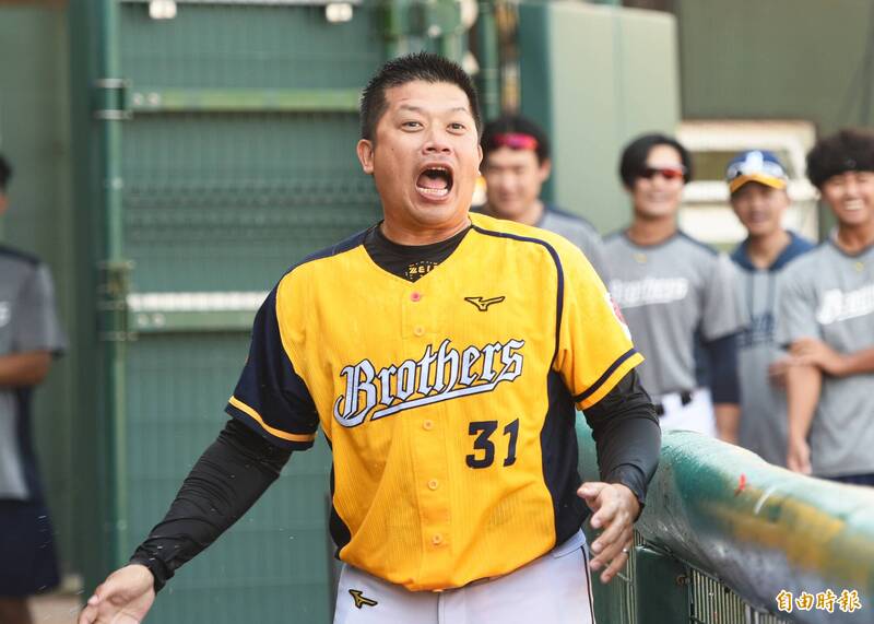 中職》陳江和39歲生日快樂  被全隊狂砸水球濕成一片